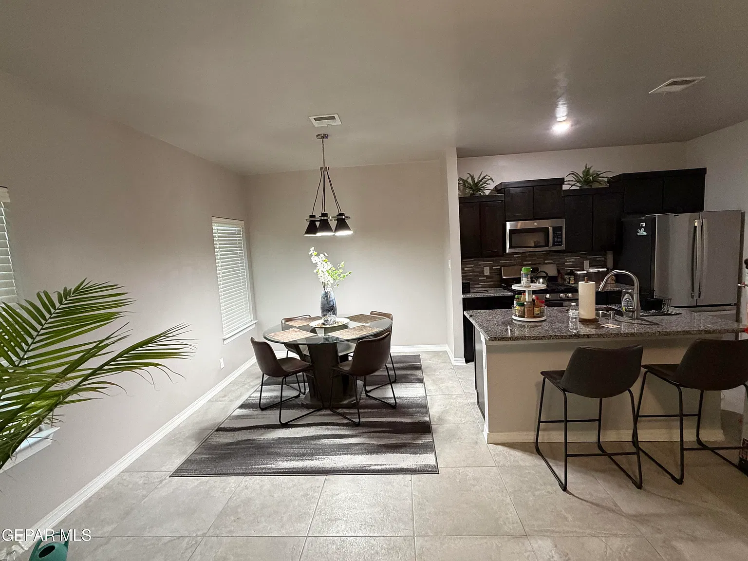 4 bed, 2.0 bath, 1423 sqft, $1,850 — Photo 3