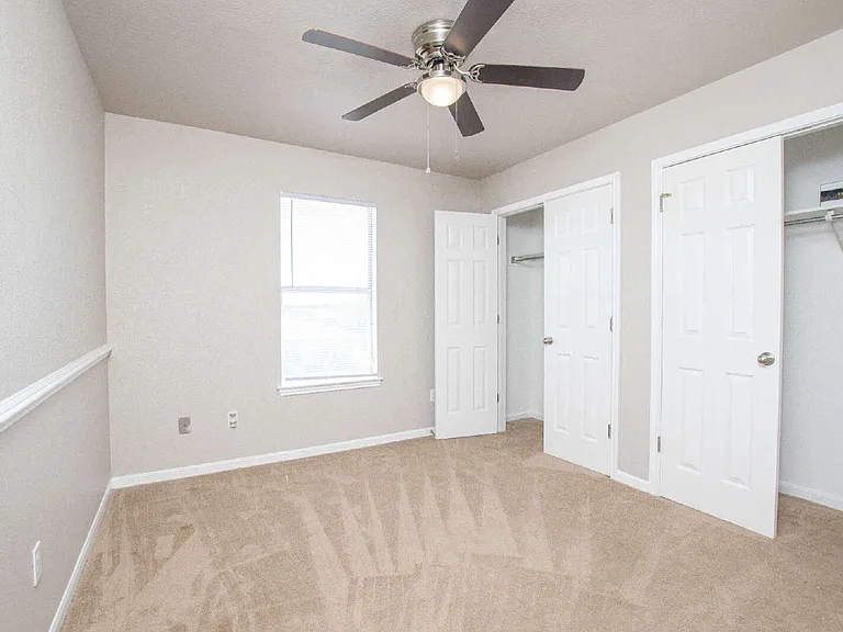 402 Deloris Dr — Photo 11