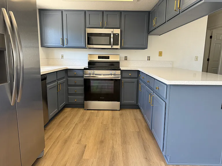 3062 Aladdin Dr — Photo 2