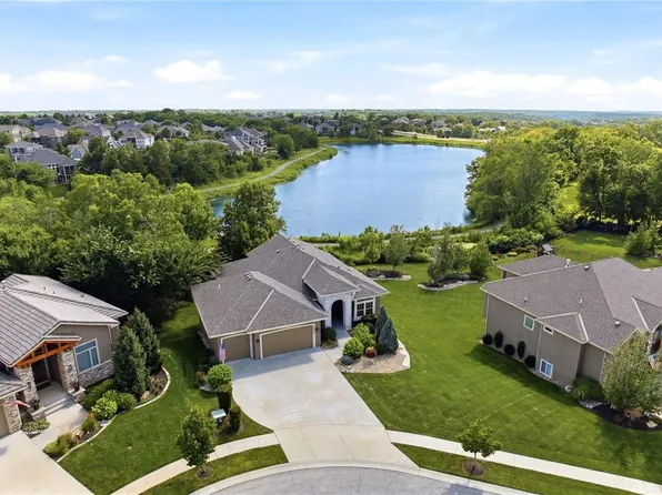 24855 W 95th Ter, Lenexa, KS 66227