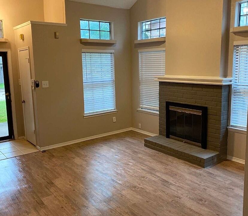 1st image of 5027 Clover Haven St