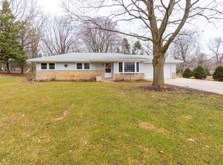 N50W16350 Maple Crest Ln, Menomonee Falls, WI 53051