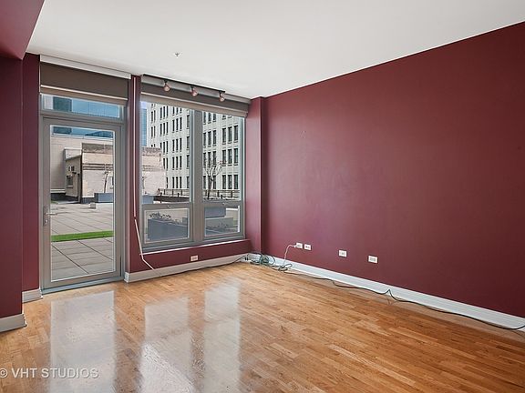 2nd image of 565 W Quincy St Unit 811