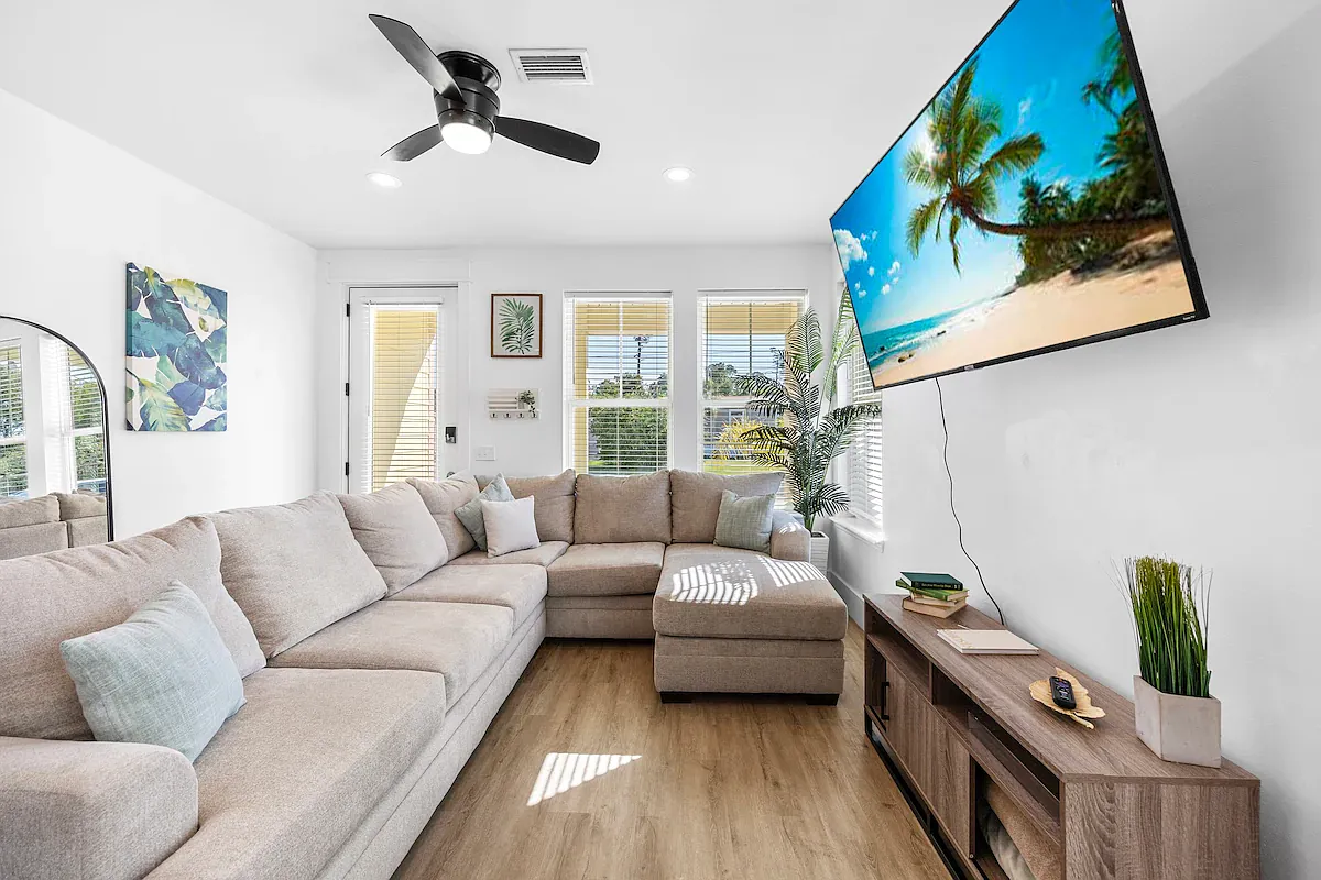 4 bed, 1240 sqft, $4,500 — Photo 4