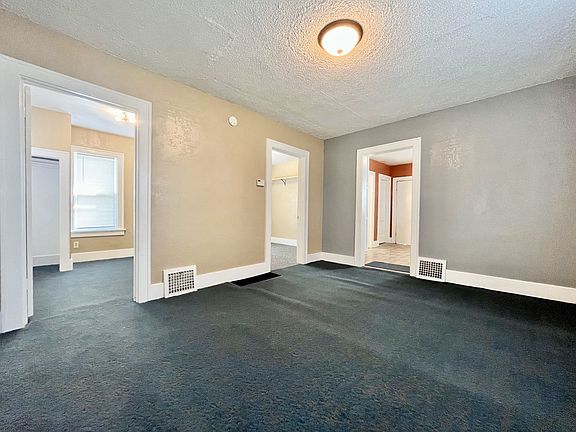 5th image of 917 Amity Ave