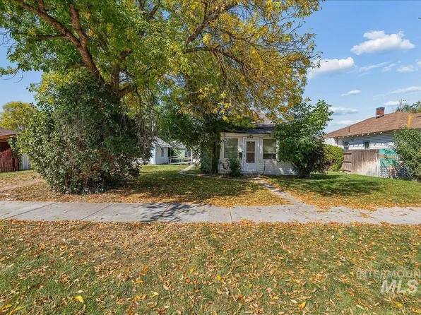 1215 13th Ave S, Nampa, ID 83651