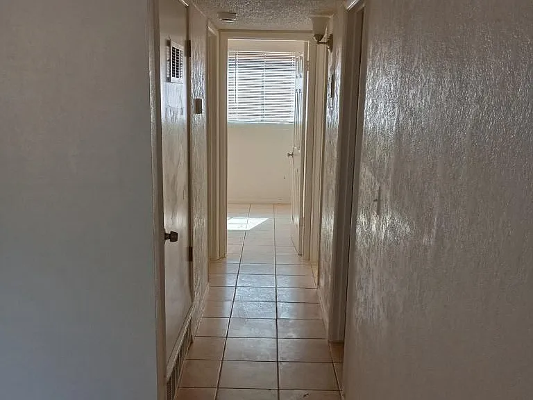 401 N D St #11 — Photo 8