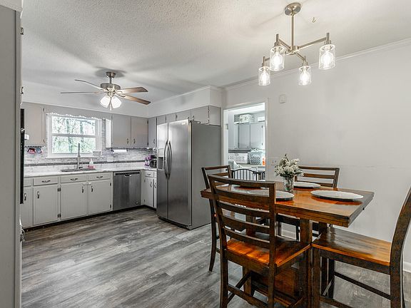 3rd image of 6840 Conner Ln