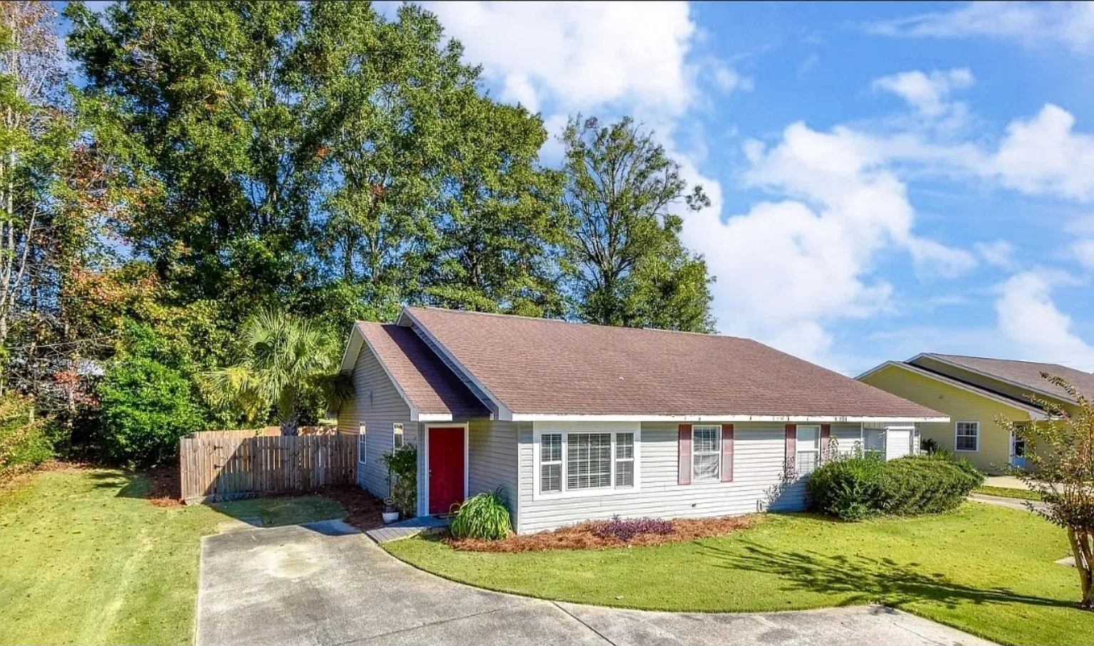 3 bed, 1179 sqft, $1,300 — Photo 1