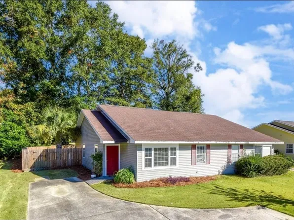 1229B Temple Cir, Alexander City, AL 35010