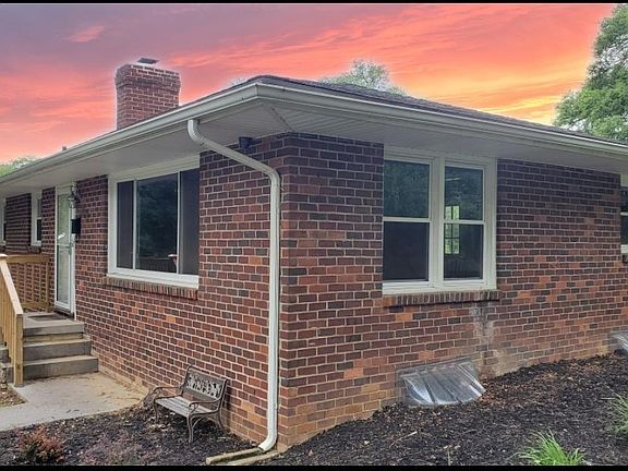 2nd image of 3123 Davis Ave