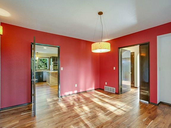 5th image of 2627 95th Avenue Ct E