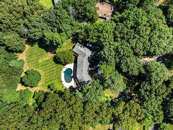 3rd image of 100 Pine Grove Rd