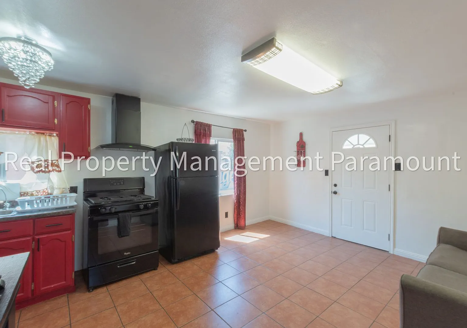 1362 E 61st Street — Photo 3