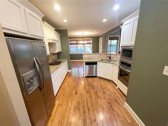 2nd image of 212 Westwind Dr
