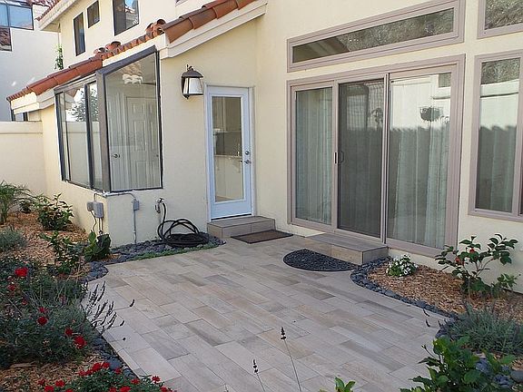 Relaxing backyard area