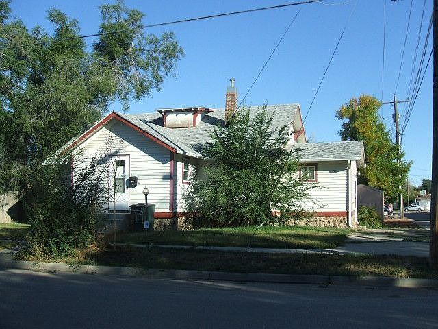 2nd image of 505 E 3rd St