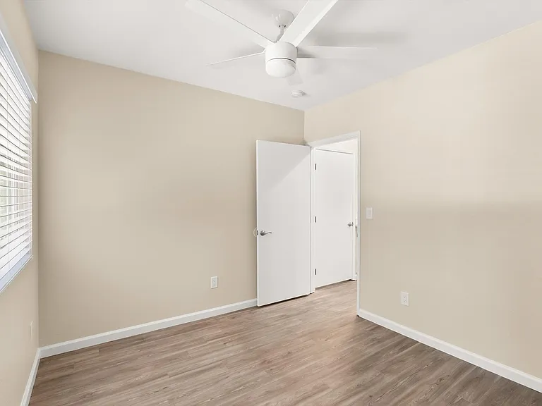School Circle Apartments - Riverside, CA — Photo 36