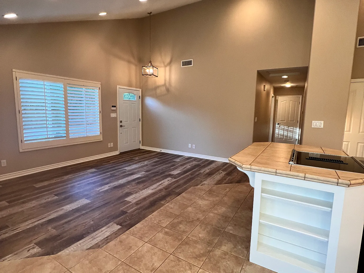 1 bed, 1100 sqft, $3,300 — Photo 3