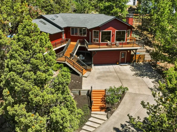 2068 NW Cascade View Dr, Bend, OR 97703