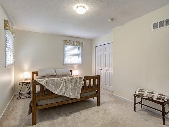 4th image of 3357 Clair Cir