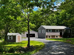 124 Mountain Rd, Cape Neddick, ME 03902