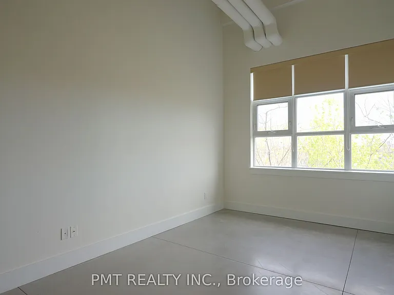 550 Hopewell Ave #302 — Photo 11