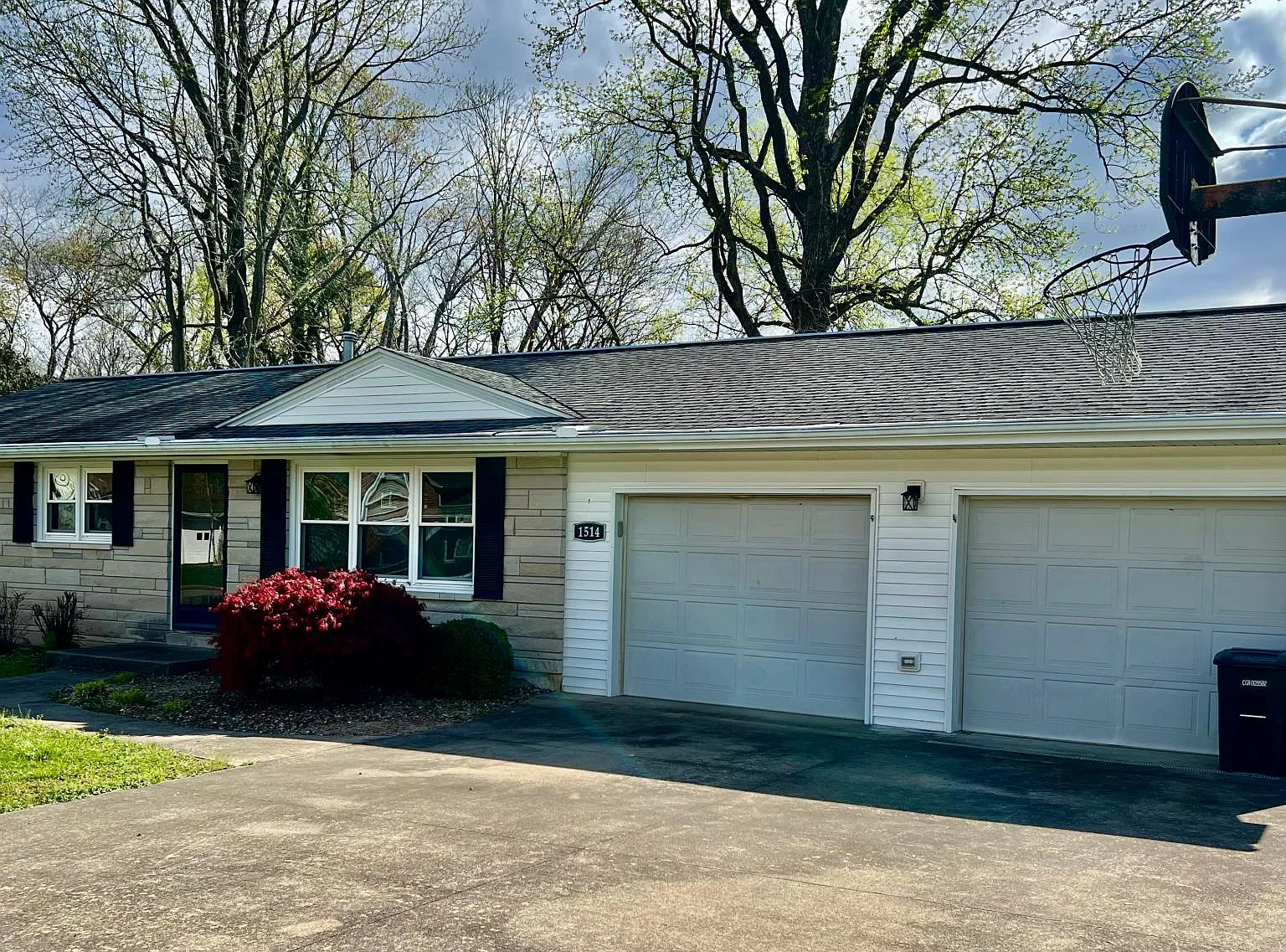 1514 Price Dr — Photo 2