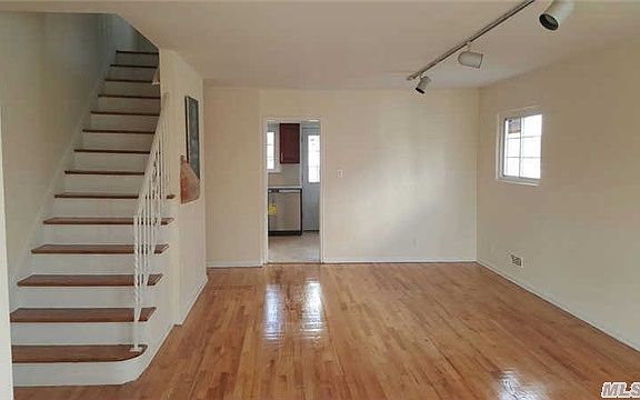 2nd image of 10317 Seaview Ave