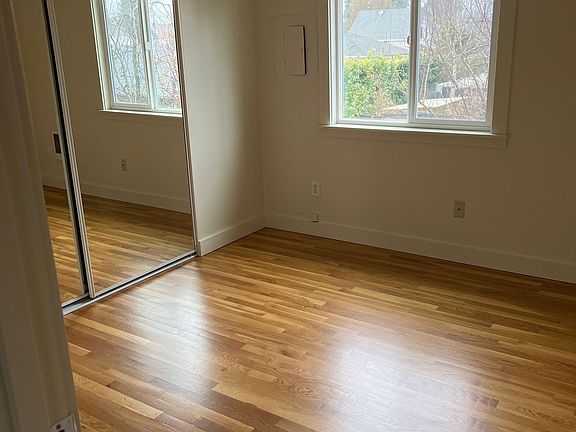 5th image of 2801 N Ainsworth St #2