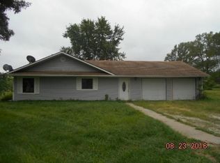 208 Wall St, Clark, MO 65243