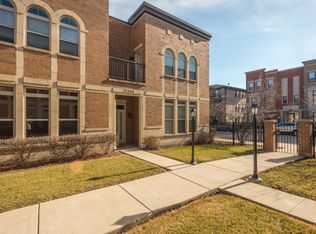 824 E 38th St #4, Chicago, IL 60653
