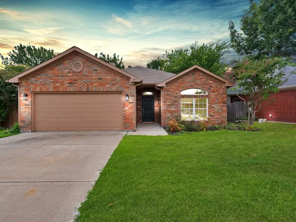 10513 Fossil Hill Dr, Fort Worth, TX 76131