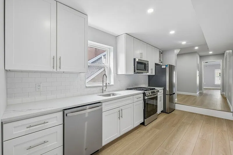 2 bed, 2.0 bath, $2,710 — Photo 2