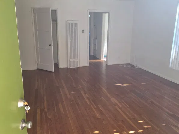 3992 Marcasel Ave #B, Los Angeles, CA 90066
