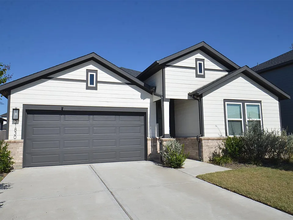 21830 Redwood Bluff Trl