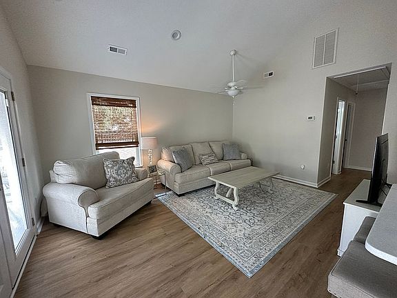 3rd image of 6001 S Kings Hwy #1156