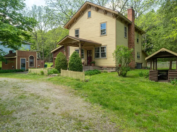 8425 Parshallville Rd, Fenton, MI 48430