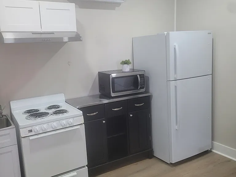 8401 Barrett Pl — Photo 6