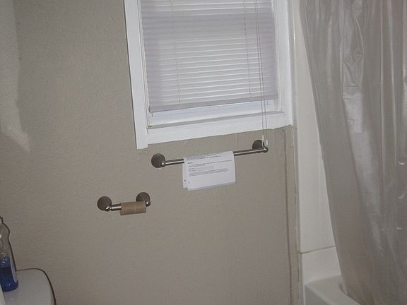 5th image of 4038 Jackson Ave