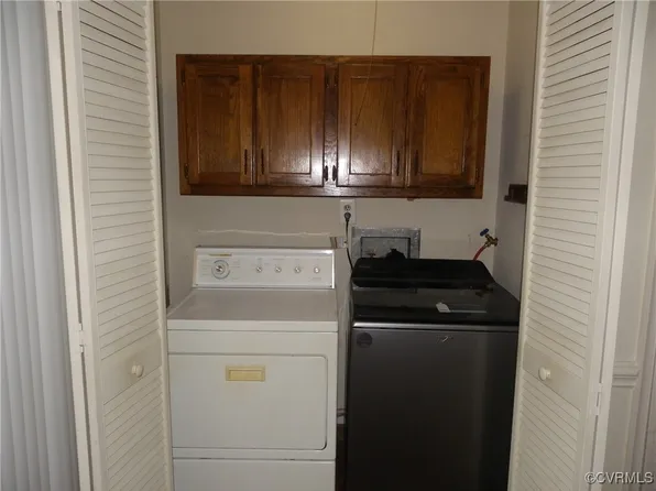 1623 Autumn Dr, Hopewell, VA 23860