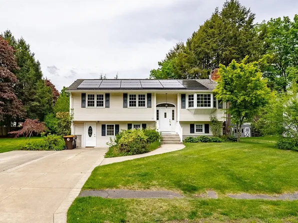 32 Elizabeth St, Feeding Hills, MA 01030