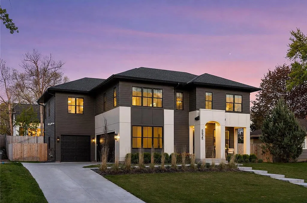 6 bed, 4.5 bath, 5173 sqft, $12,500 — Photo 1