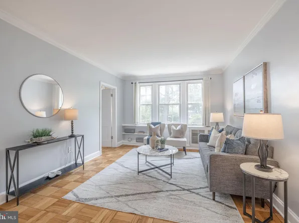 4481 Macarthur Blvd NW APT 201, Washington, DC 20007