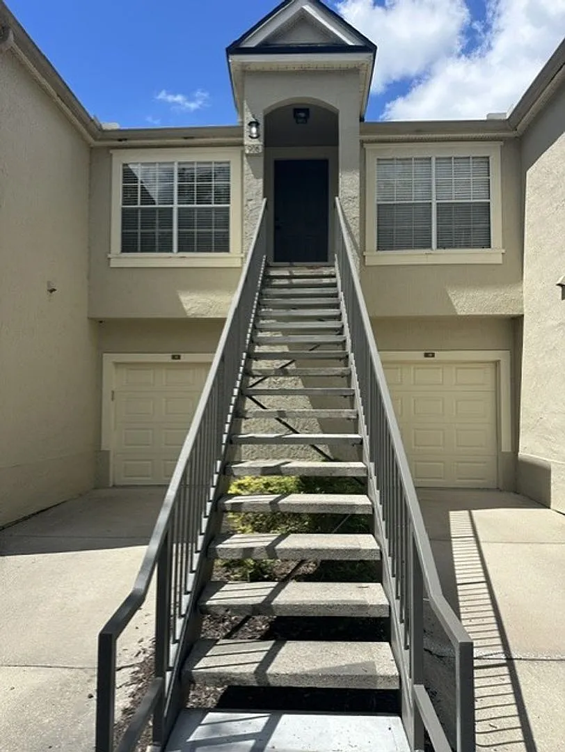 13700 Richmond Park Dr N — Photo 1