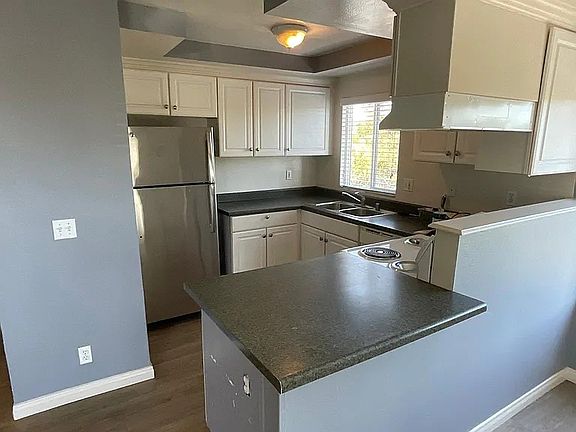 3rd image of 2326 Greenbrier Dr APT 20