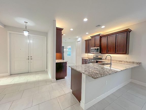 5th image of 10739 SW Sunray Street