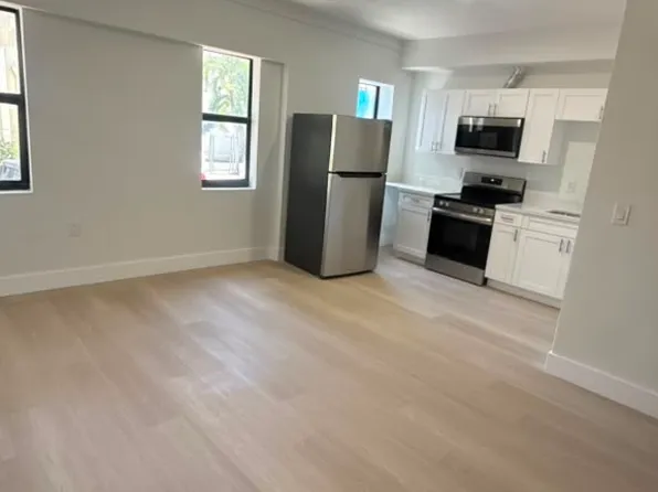 1637 SW 12th St #1, Miami, FL 33135