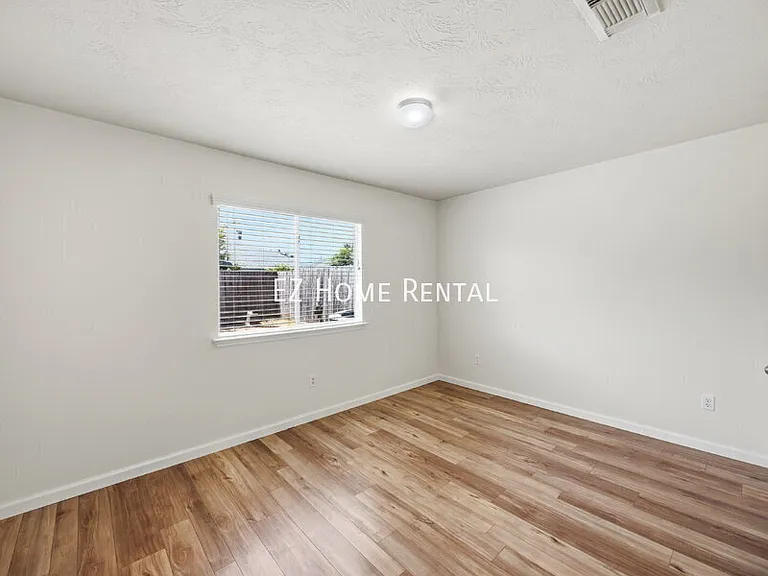 2619 Dylans Crossing Dr — Photo 15