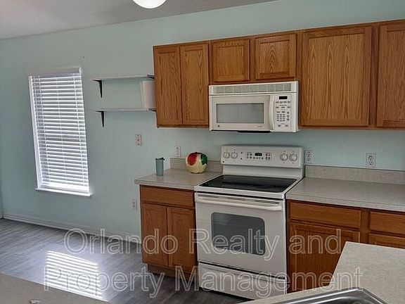 5th image of 755 Lobelia Dr